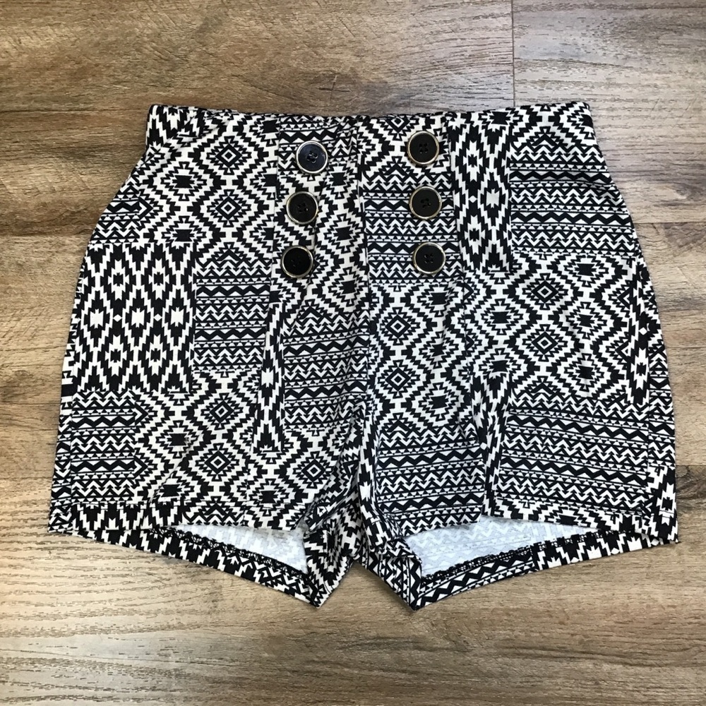 Vitta Luna Shorts Size M Tribal Geo Print Black White Festival Summer
